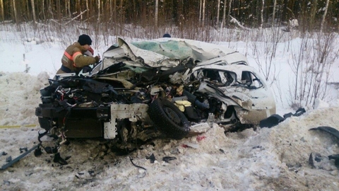 Два человека погибли, один получил травмы. В Ханты-Мансийском районе столкнулись Renault и МАЗ. ФОТО