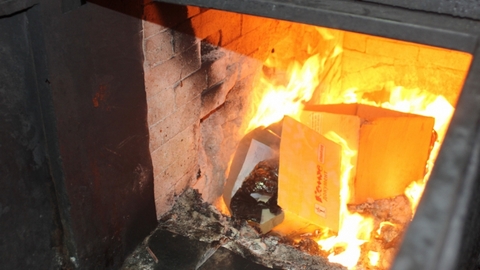 В Сургутском районе сожгли больше килограмма наркотиков. Большая часть — изъятый в 2007 году героин