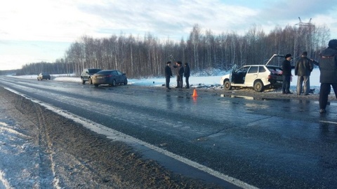 15-е нарушение ПДД привело к трагедии: на трассе Тюмень-Ханты-Мансийск юный водитель устроил смертельное ДТП