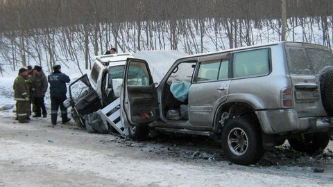 Под Ханты-Мансийском столкнулись четыре машины: погибли два человека, еще пятеро пострадали