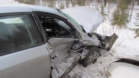 В Нижневартовском районе произошло массовое ДТП: погиб водитель Toyota Corolla