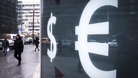 Биржевой курс евро превысил 80 рублей — впервые с августа, доллар по-прежнему на максимуме