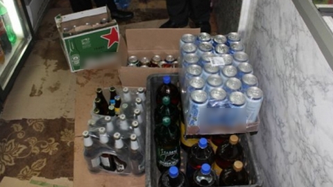 Вывозили на автобусе. В Сургуте за вечер полицейские изъяли почти 500 литров алкоголя