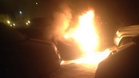 В Сургуте за ночь сгорели пять машин