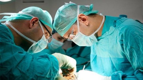 Тобольская больница выплатит пациенту 150 тысяч рублей за забытую в ноге салфетку
