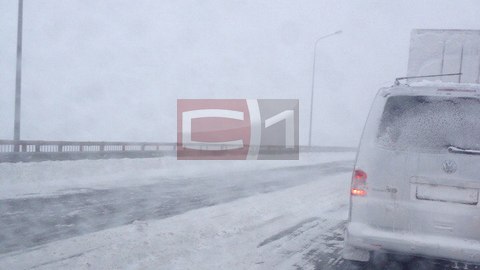 Движение по мосту через Обь в Сургутском районе ограничено, грузовики не пропускают совсем