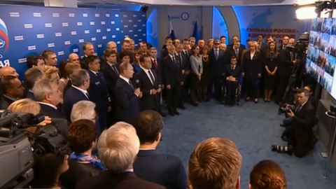 На связи с Путиным. Югорские единороссы присоединились к встрече с президентом в прямом эфире