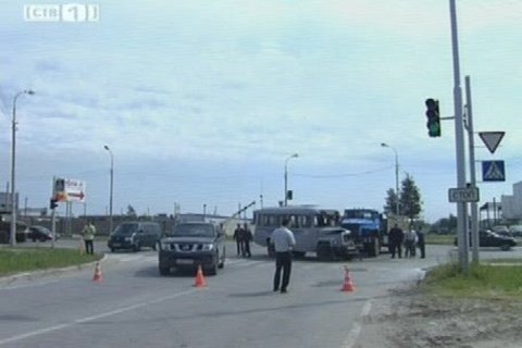 Два человека пострадали при столкновении автобуса с грузовиком