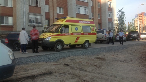 6-летний мальчик в Сургуте выпал из окна 5 этажа: мама оставила ребенка в квартире одного