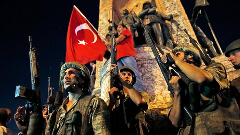 Турция пережила попытку военного переворота. Туристы из России не пострадали
