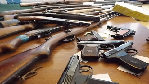 24 уголовных дела возбудили на жителей Сургутского района за незаконное хранение оружия