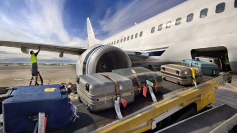 Только с косметичкой? Авиакомпании предлагают ввести плату за багаж и ограничить провоз ручной клади
