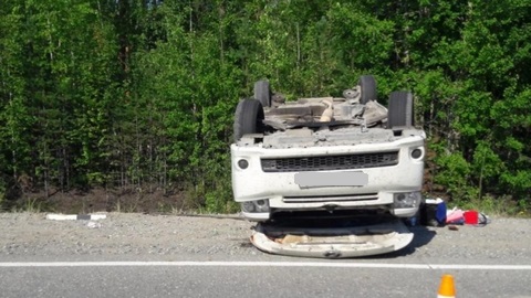 В Югре по вине автоледи перевернулась Toyota: погибла женщина-пассажир, также пострадали двое детей. ФОТО