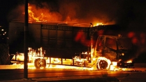 В Нижневартовском районе между двумя месторождениями горел грузовик