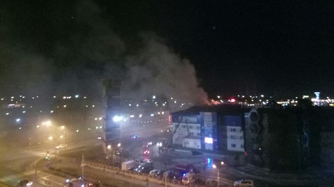 Опять! Ночью в Сургуте горел гипермаркет «Богатырь». ВИДЕО
