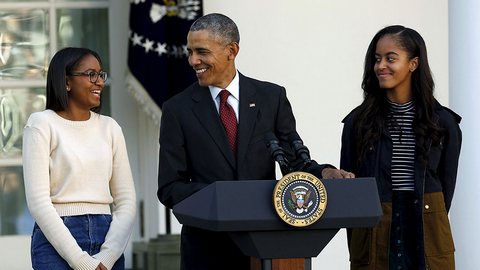 Обама заявил о готовности отправить своих дочерей в армию
