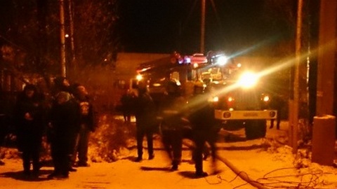 В Нижневартовске в сгоревшем доме погибла женщина. Пожар тушилb свыше часа