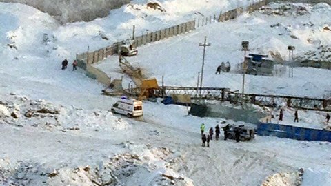 На стройке в Сургуте упал башенный кран – машинист погиб