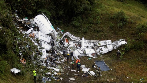 Вылет не из того города, нехватка топлива: стали известны подробности авиакатастрофы в Колумбии