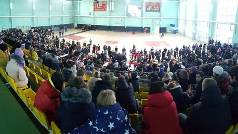 Прощание с погибшими в ДТП детьми и тренерами началось в Нефтеюганске. Церемония проходит в «Жемчужине Югры». ФОТО 