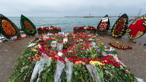 Сегодня в последний путь проводят более 70 погибших при крушении самолета Ту-154 над Черным морем