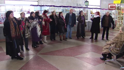 Аж душа поет! Музыкальный флешмоб на ЖД-вокзале Сургута пришелся по вкусу жителям и гостям города