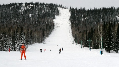 Столкнулся со сноубордисткой. Житель Нефтеюганска погиб на горнолыжной трассе в Кемеровской области