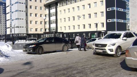 Всё по нормативам?! Как сургутские чиновники отреагировали на транспортный апокалипсис возле новой поликлиники "Нефтяник"?