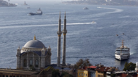 "Приезжайте к нам". Турция готова принимать российских туристов без загранпаспортов