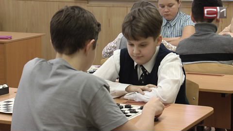 Почти сутки за игрой в шашки. 13-летний сургутянин победил на первенстве России