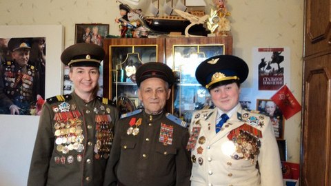 Участники «Зарницы» встретились с сургутским ветераном Павлом Фомичом Свербягиным
