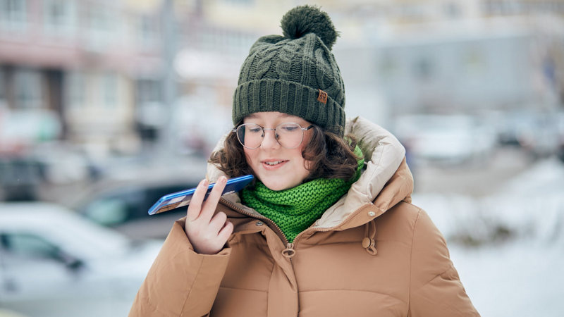 Подросткам стали вручать сим-карту вместе с первым паспортом