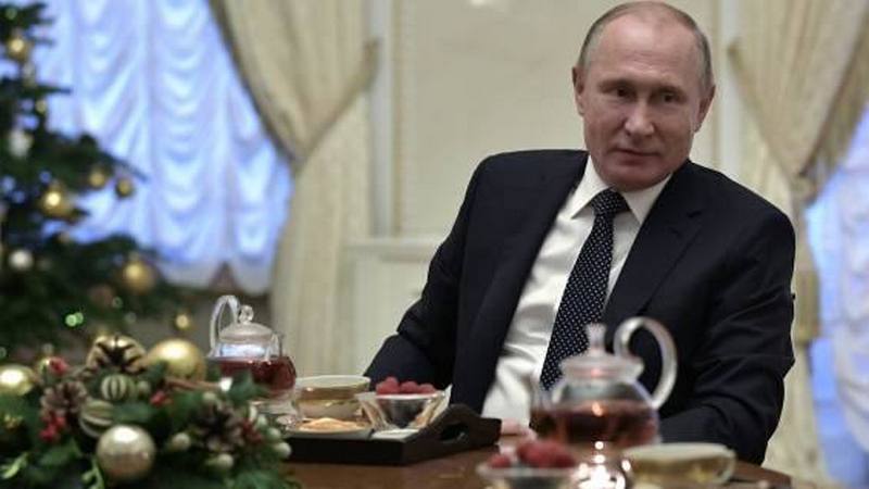«Идея хорошая». Путин поддержал предложение югорчан объявить 2020 Годом народного творчества