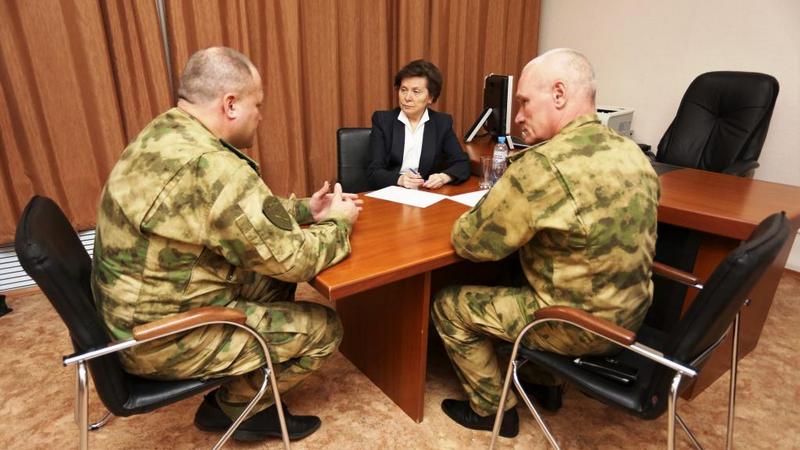 Наталья Комарова обсудила с представителями Росгвардии обеспечение безопасности югорчан